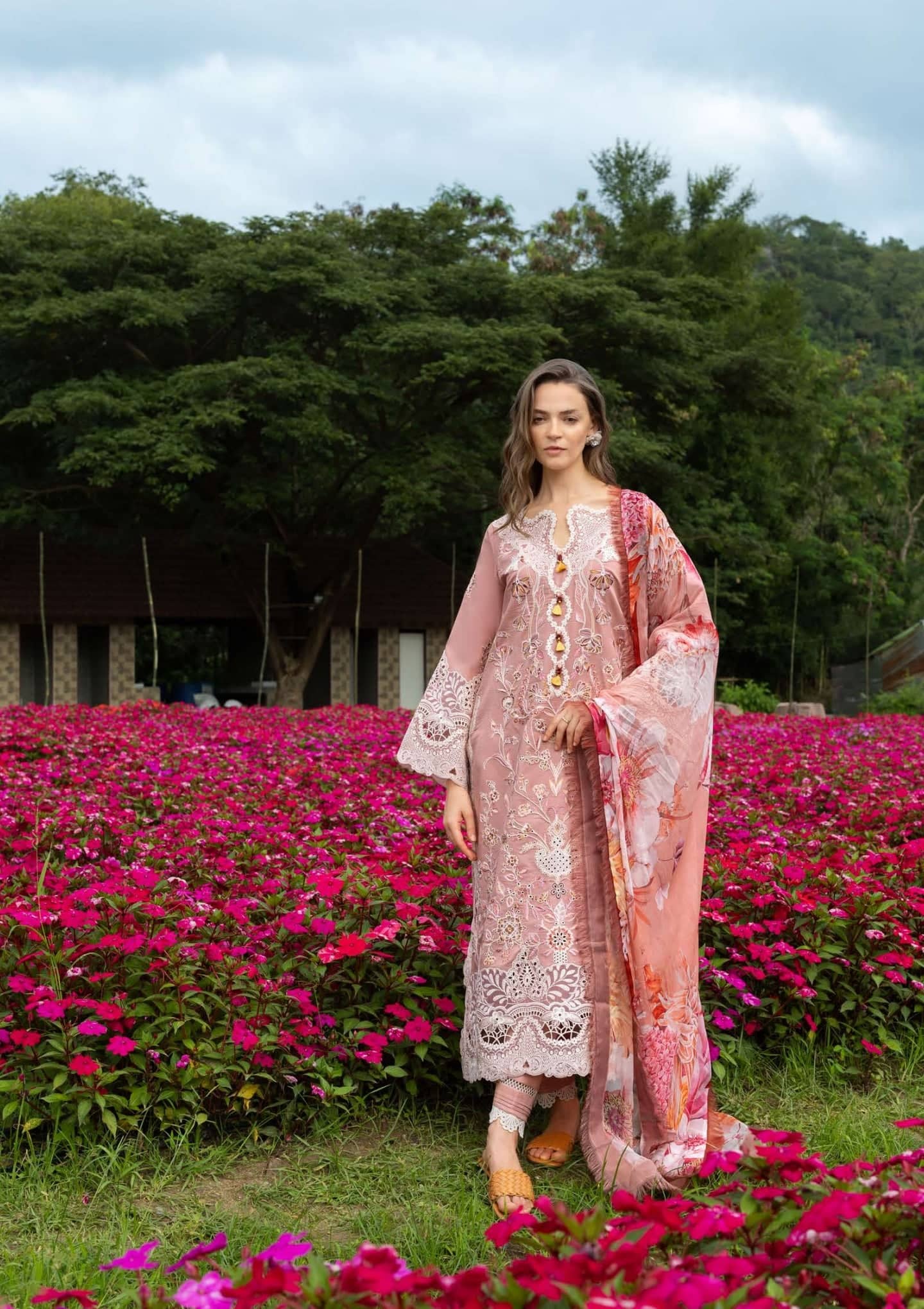 img_mushq_hemline_23_awwal_boutique