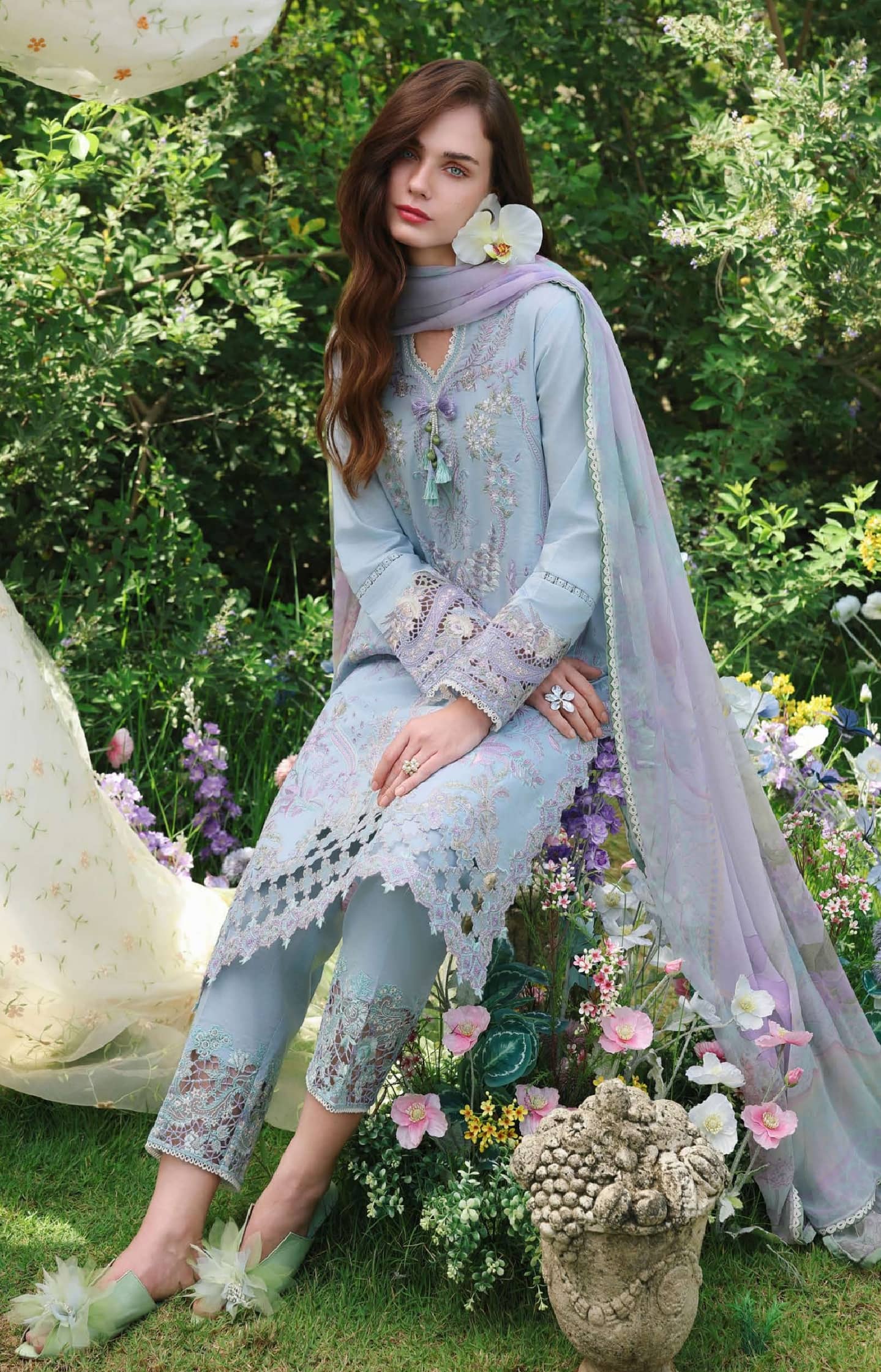 Mushq Hemline 26/Vol 3/Ethereal Eden