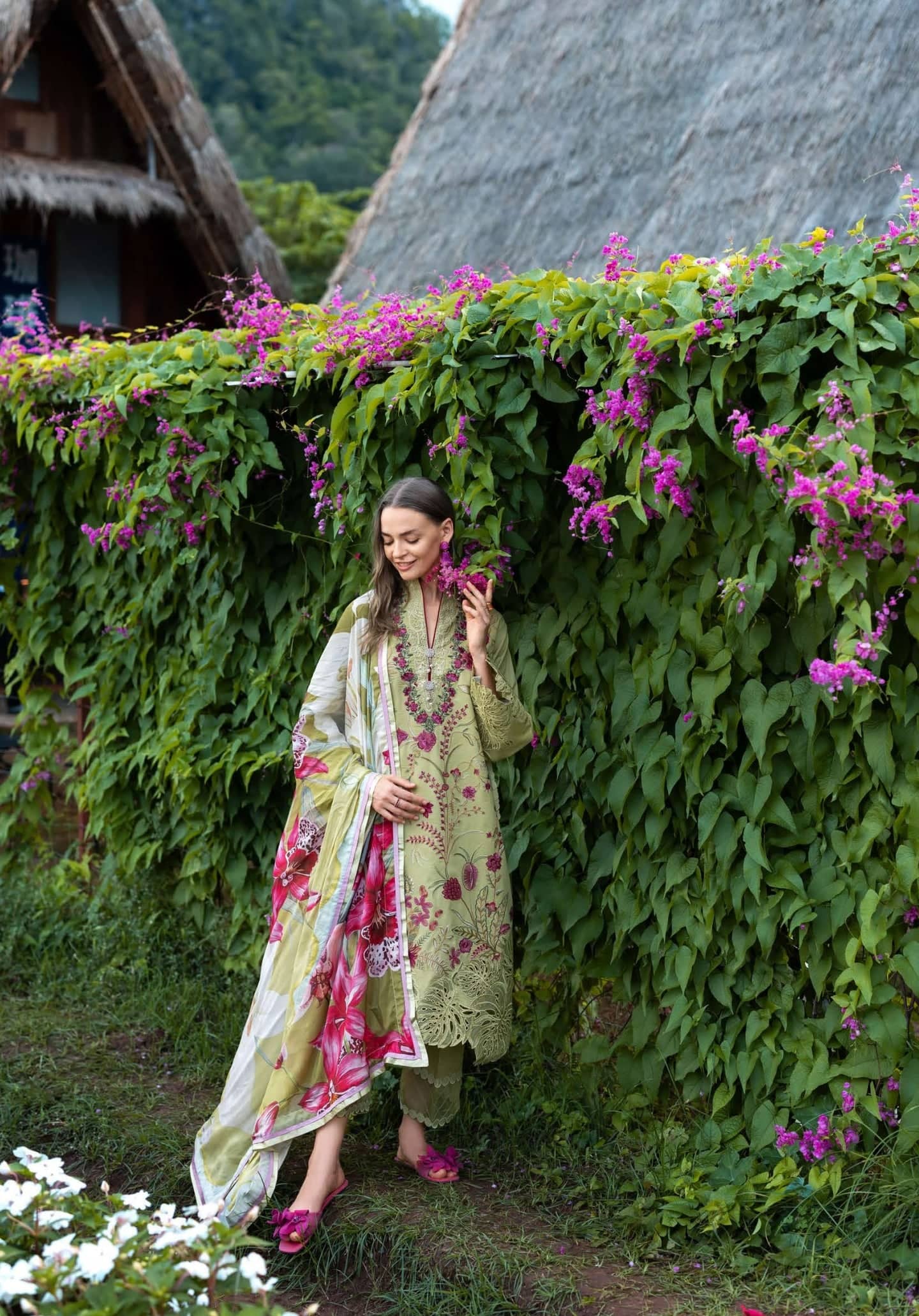 Mushq Hemline 26/Wildflower Waltz