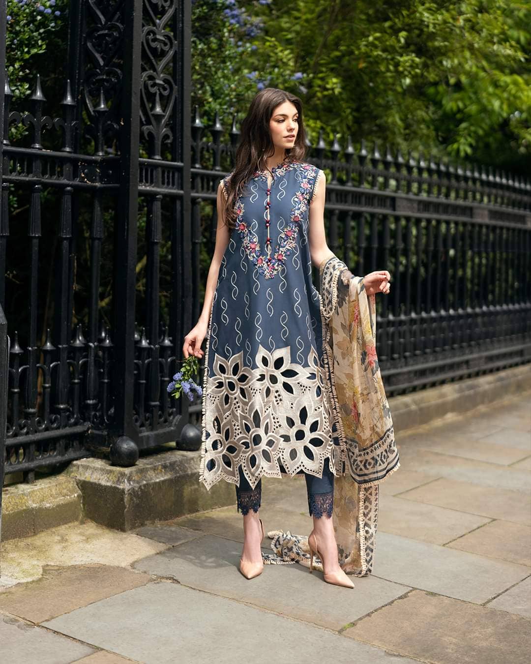 img_mushq_hemline_odyssey_awwal_boutique