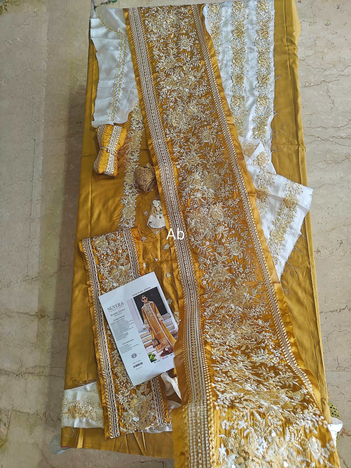 Open Pic/Mushq Nuvera Raw Silk 26/Vol 2/Rosalie Crown/D 07/Yellow