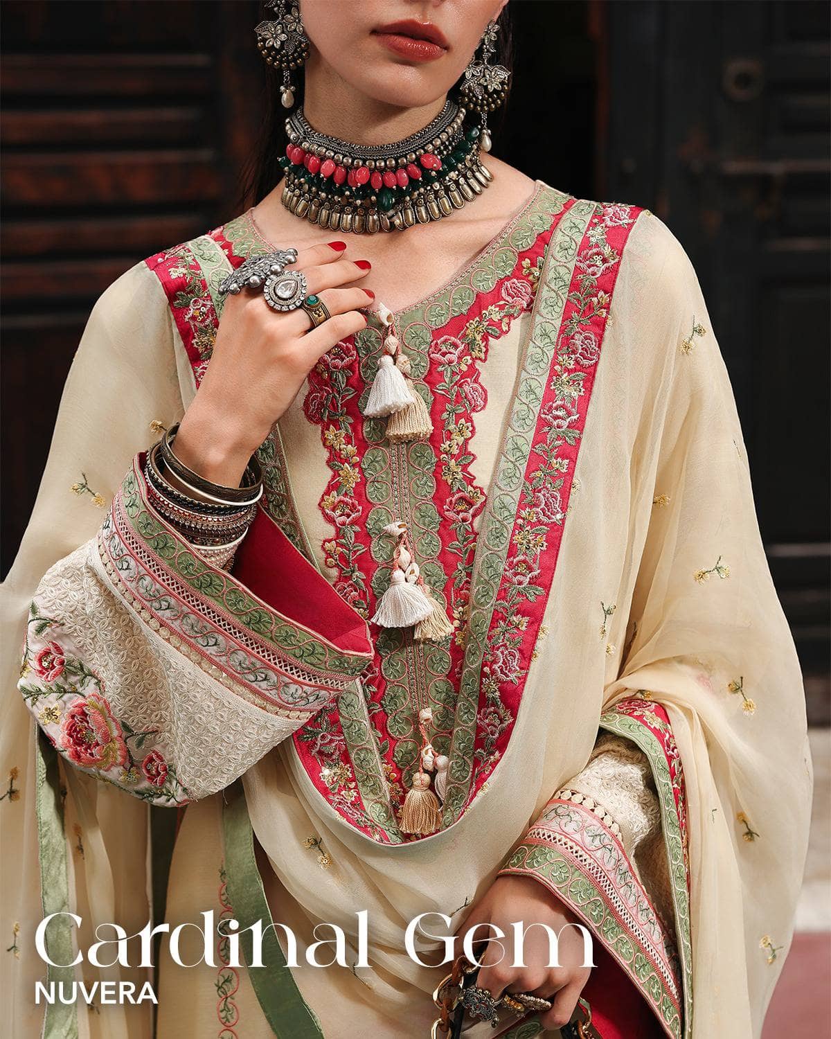 Mushq Nuvera Raw Silk 26/Vol 2/Carmine Jewel/D 06