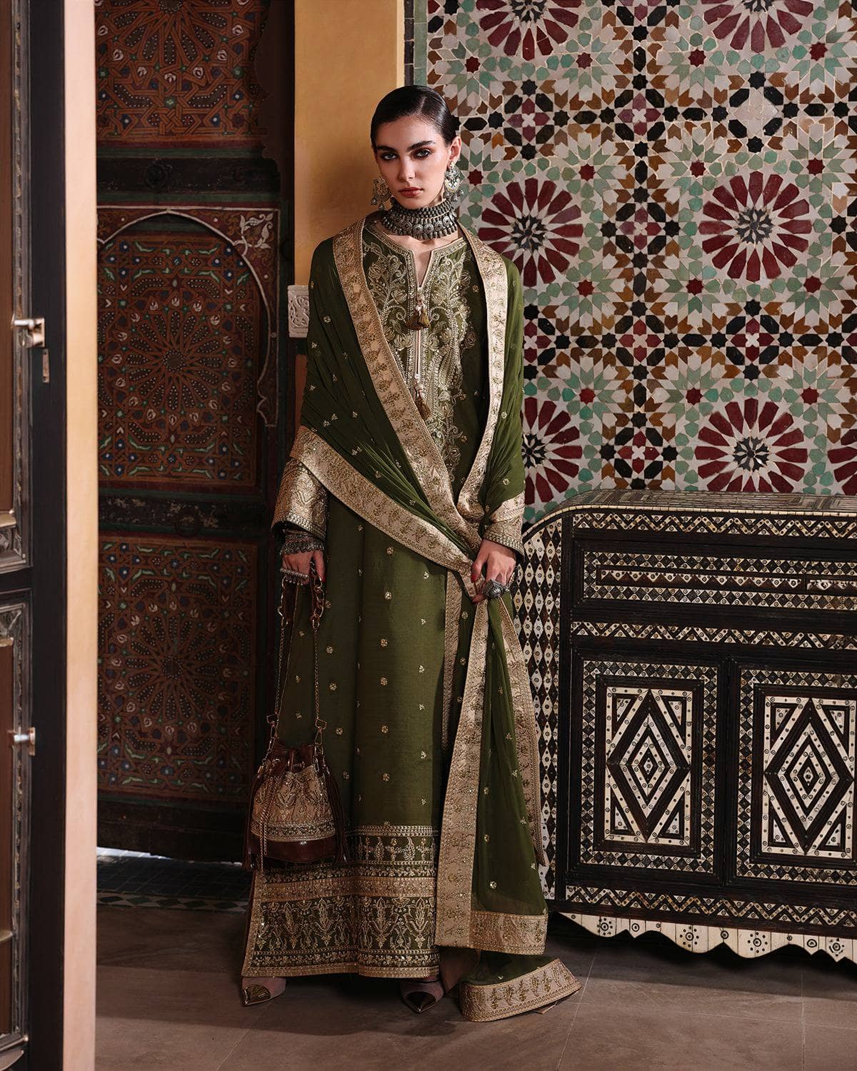 Mushq Nuvera Raw Silk 26/Vol 2/Celestia Crown/D 03