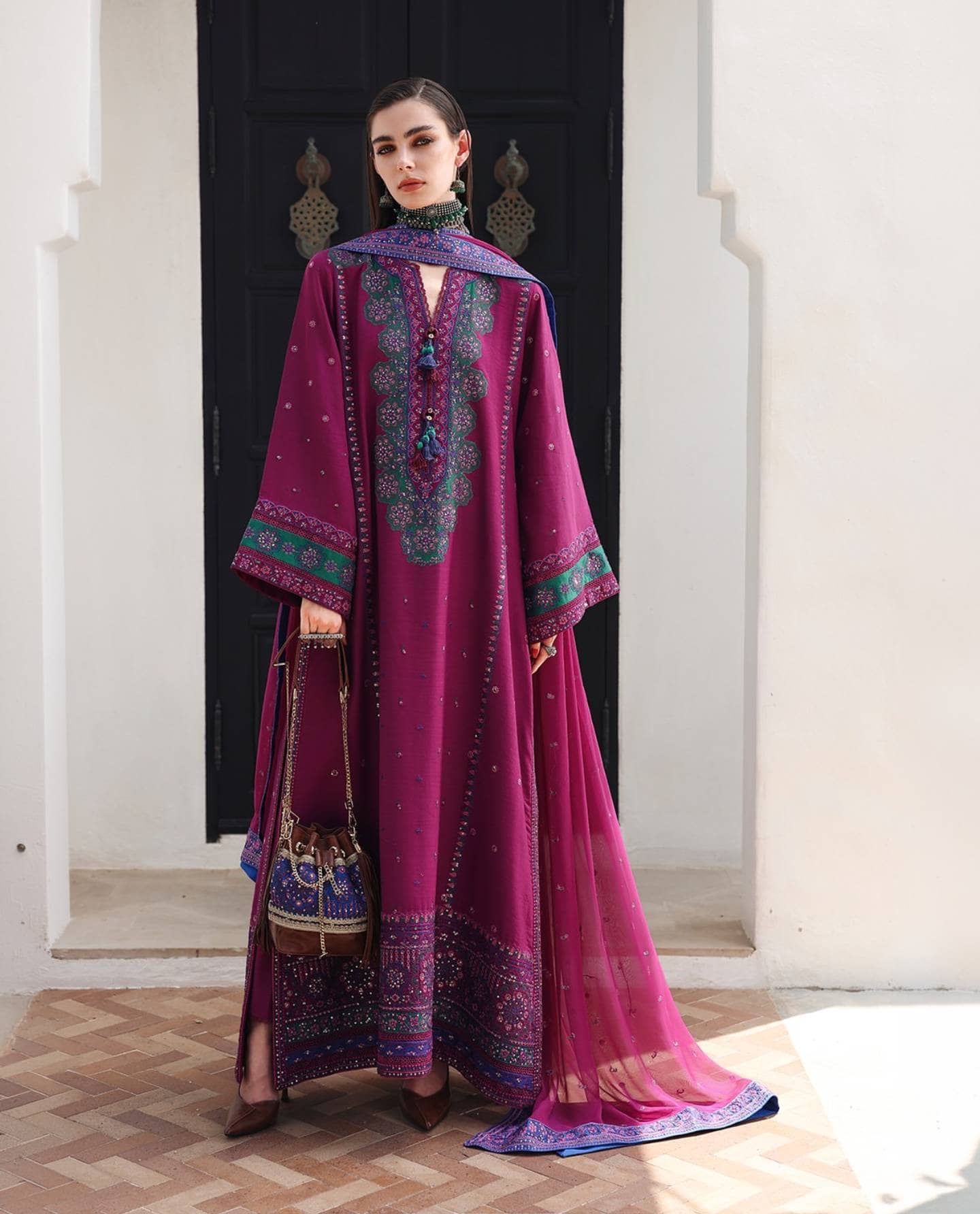 img_mushq_nuvera_raw_silk_awwal_boutique