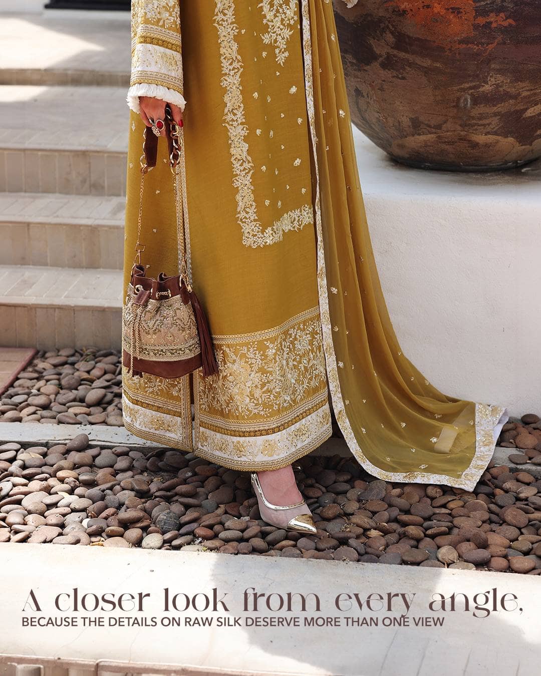 Mushq Nuvera Raw Silk 26/Vol 2/Rosalie Crown/D 07