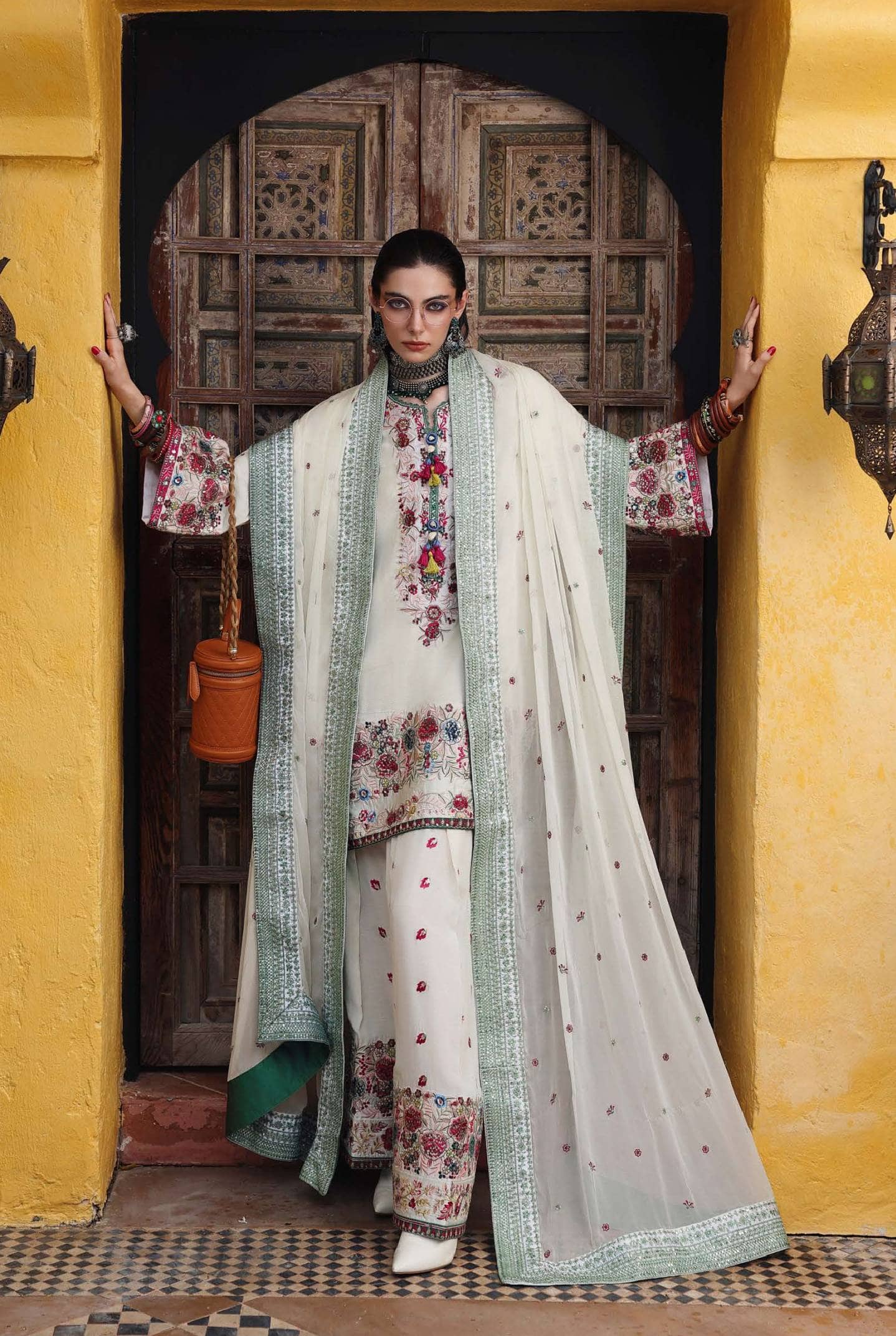 img_mushq_nuvera_silk_awwal_boutique