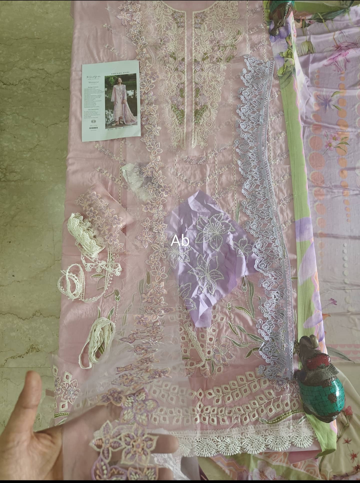 img_mushq_hemline_awwal_boutique