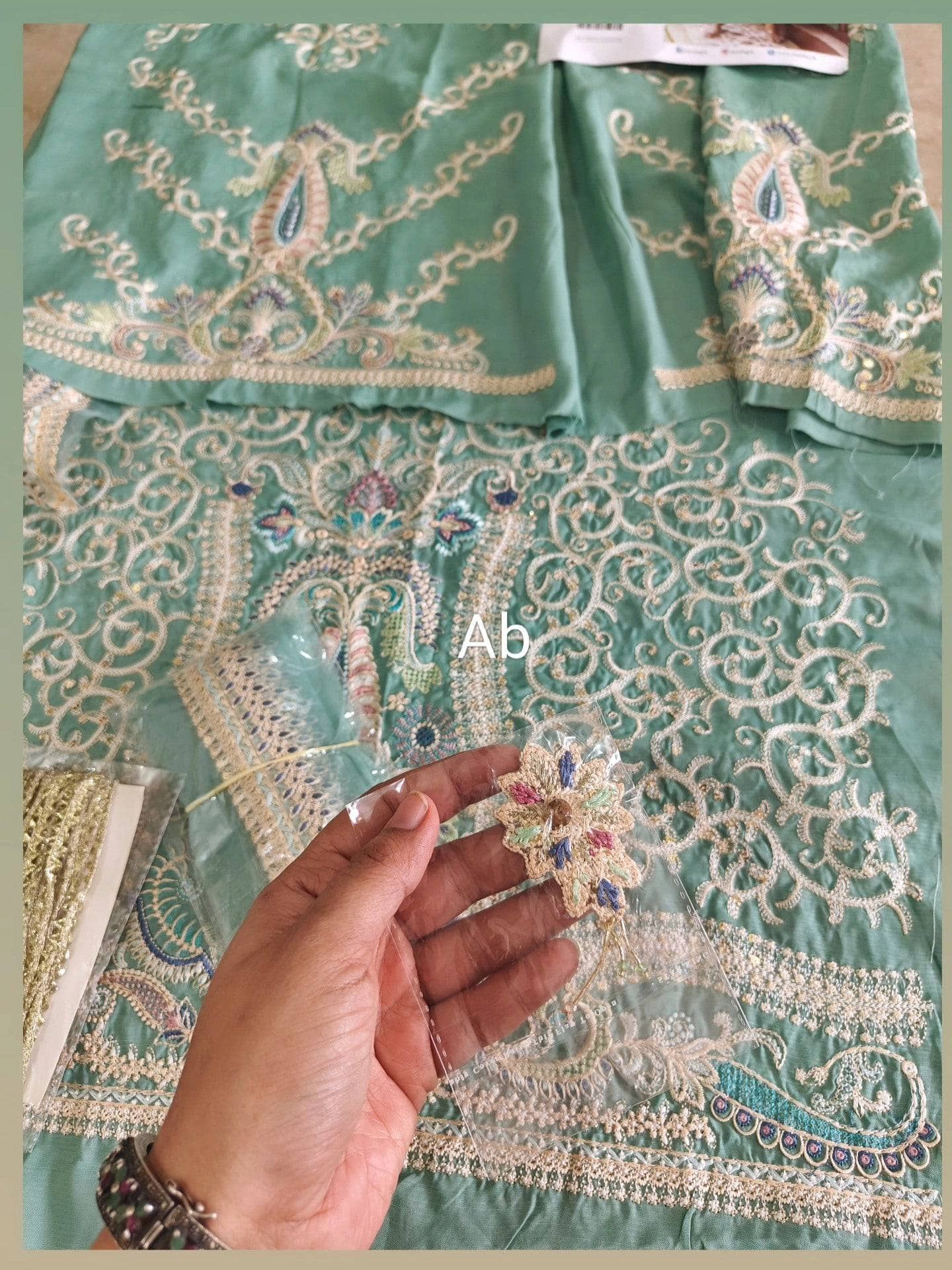 img_mushq_nuvera_silk_awwal_boutique