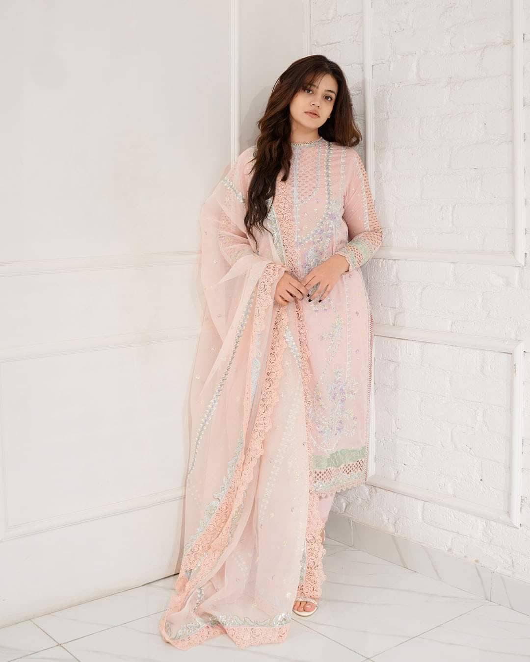 img_mushq_astoria_lawn_23_awwal_boutique
