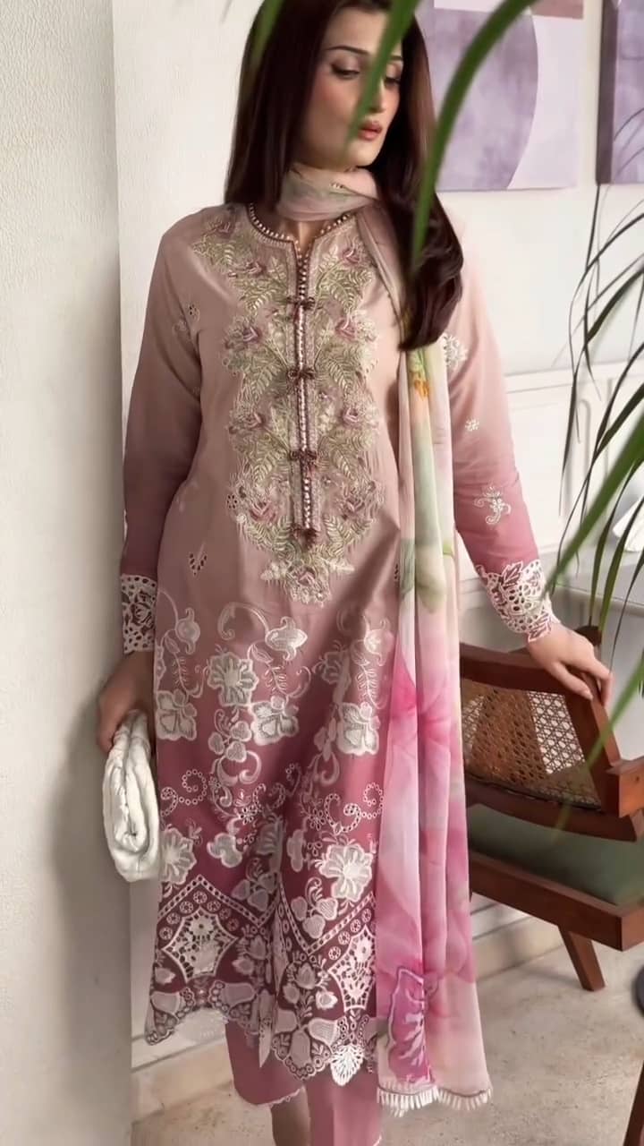 img_mushq_solace_lawn_awwal_butique