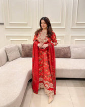 img_spotted_in_myeesha_lawn_awwal_boutique