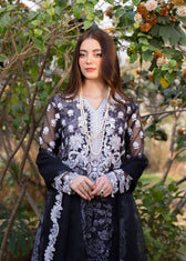 img_myeesha_lawn_awwal_boutique