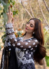 img_myeesha_lawn_awwal_boutique