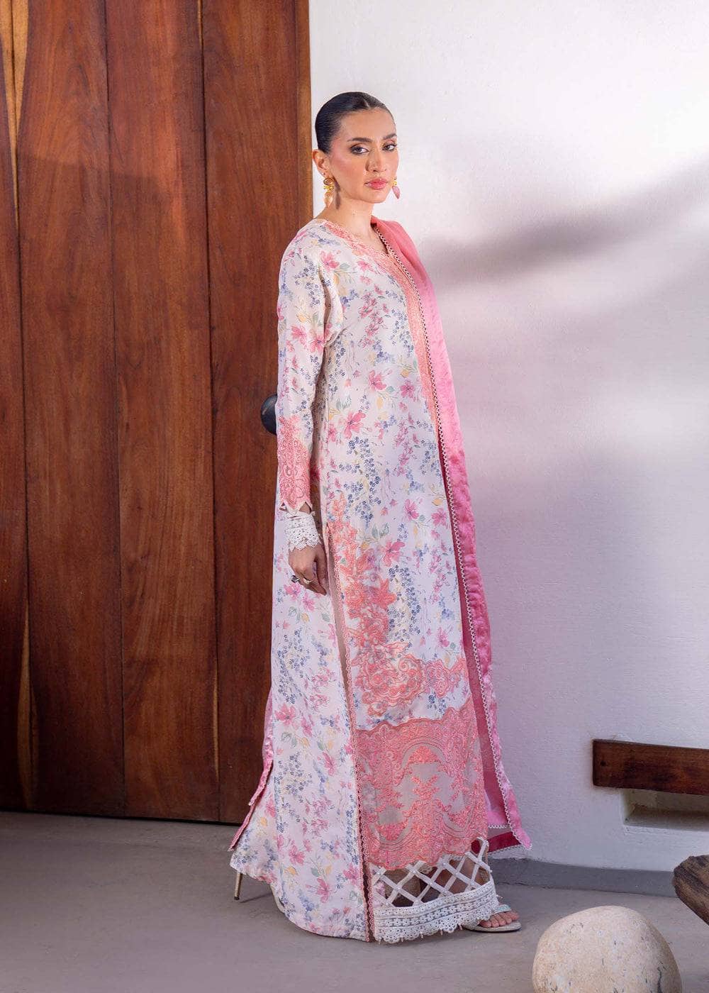 img_myeesha_lawn_awwal_boutique