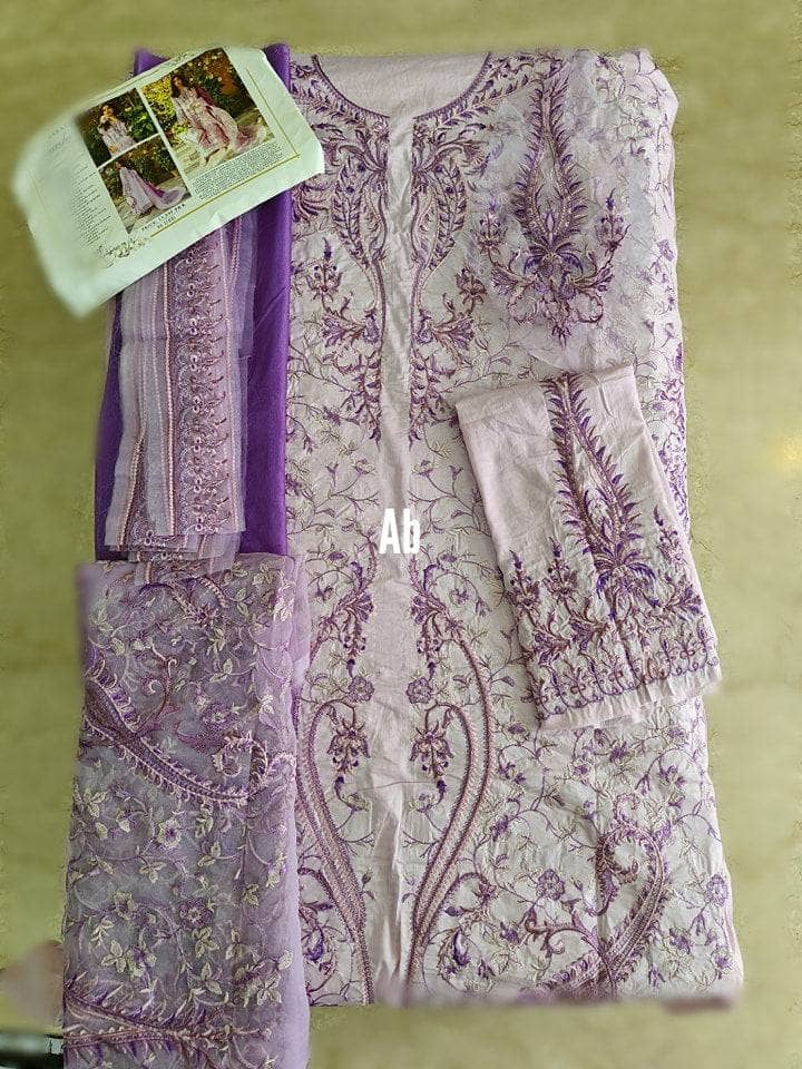 img_nilofer_shahid_lawn_awwal_boutique