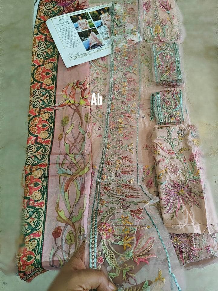 img_nilofer_shahid_lawn_awwal_boutique