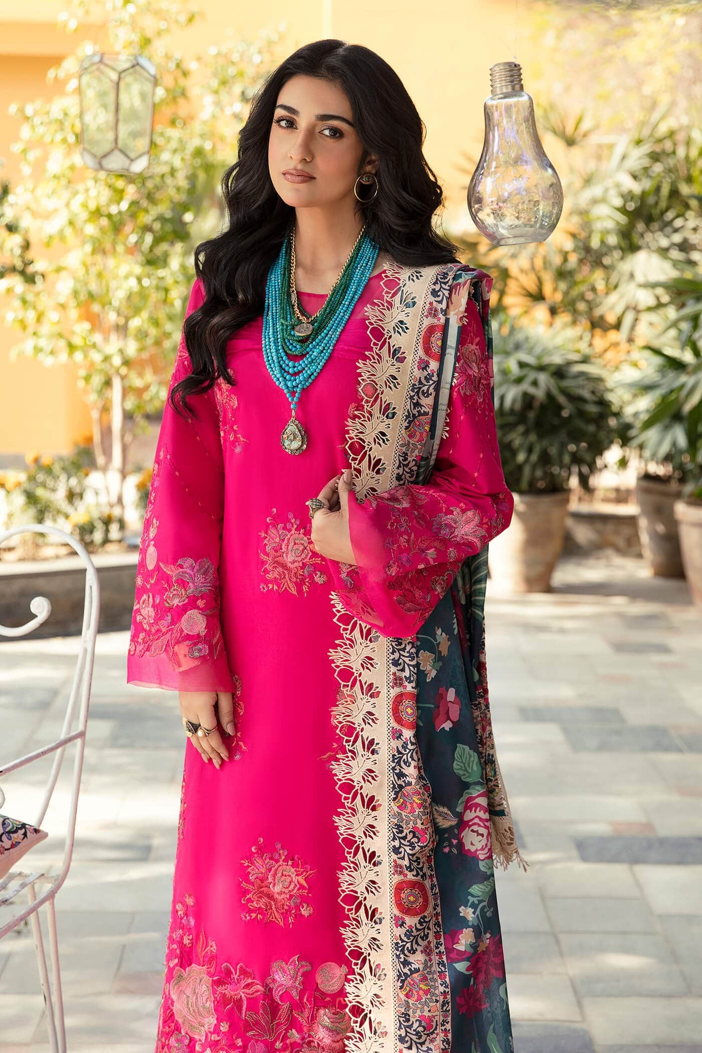img_nilofer_shahid_lawn_23_awwal_boutique