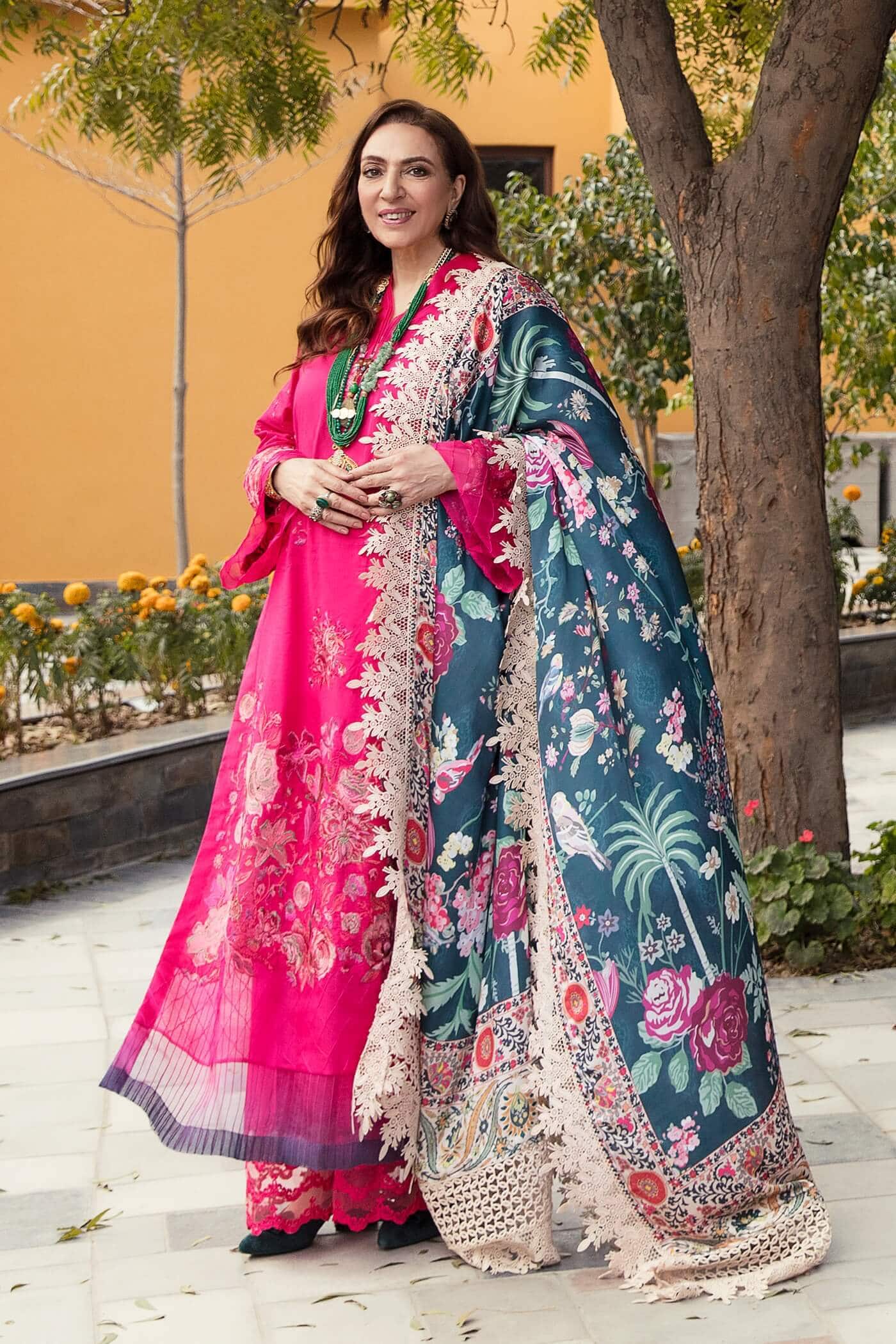img_nilofer_shahid_lawn_23_awwal_boutique