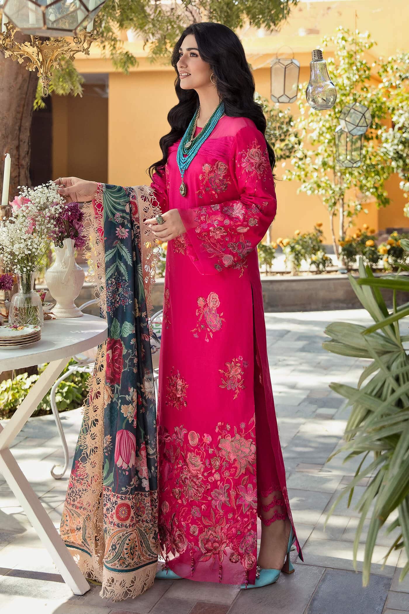 img_nilofer_shahid_lawn_23_awwal_boutique