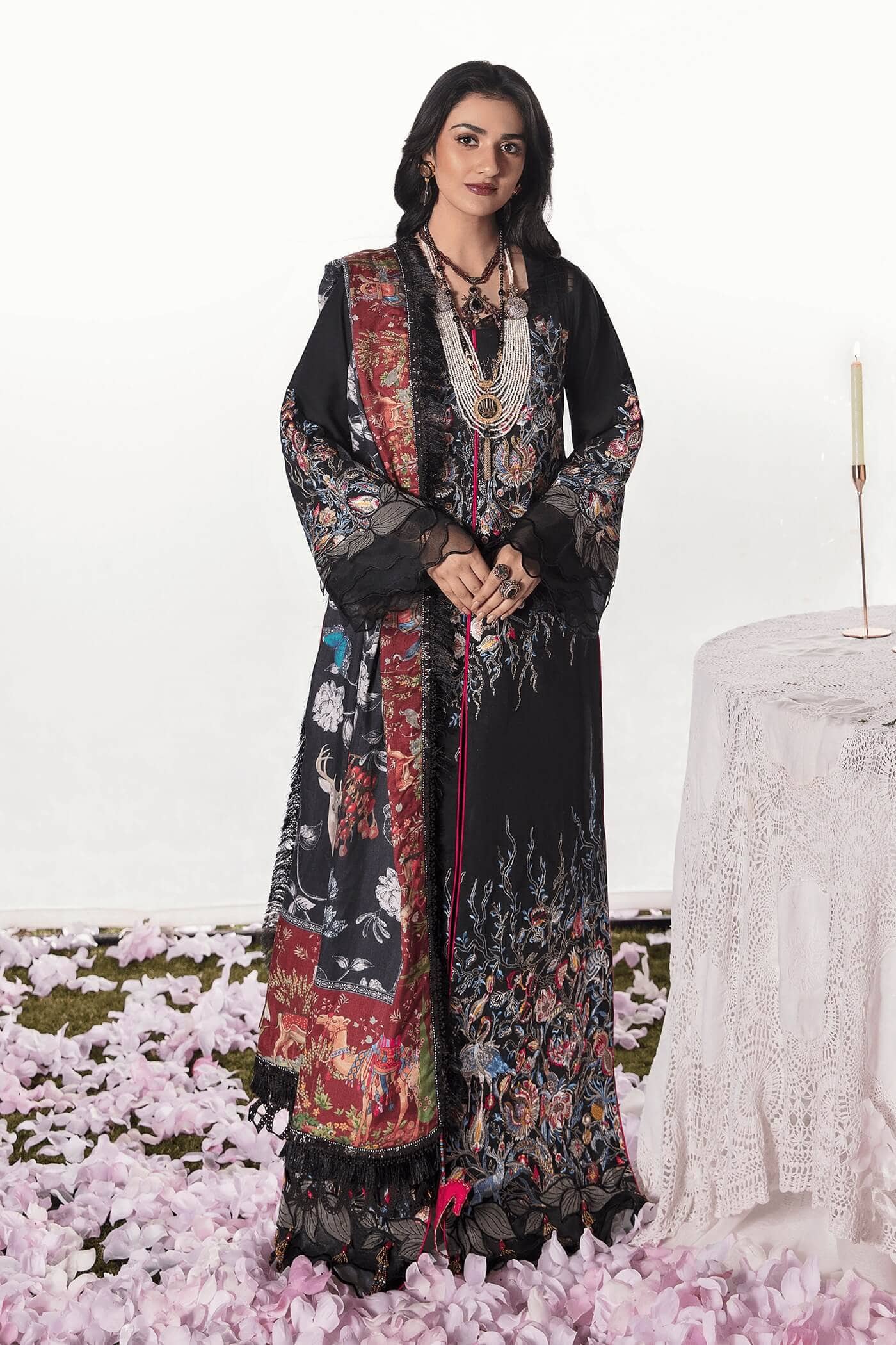 img_nilofer_shahid_lawn_23_awwal_boutique