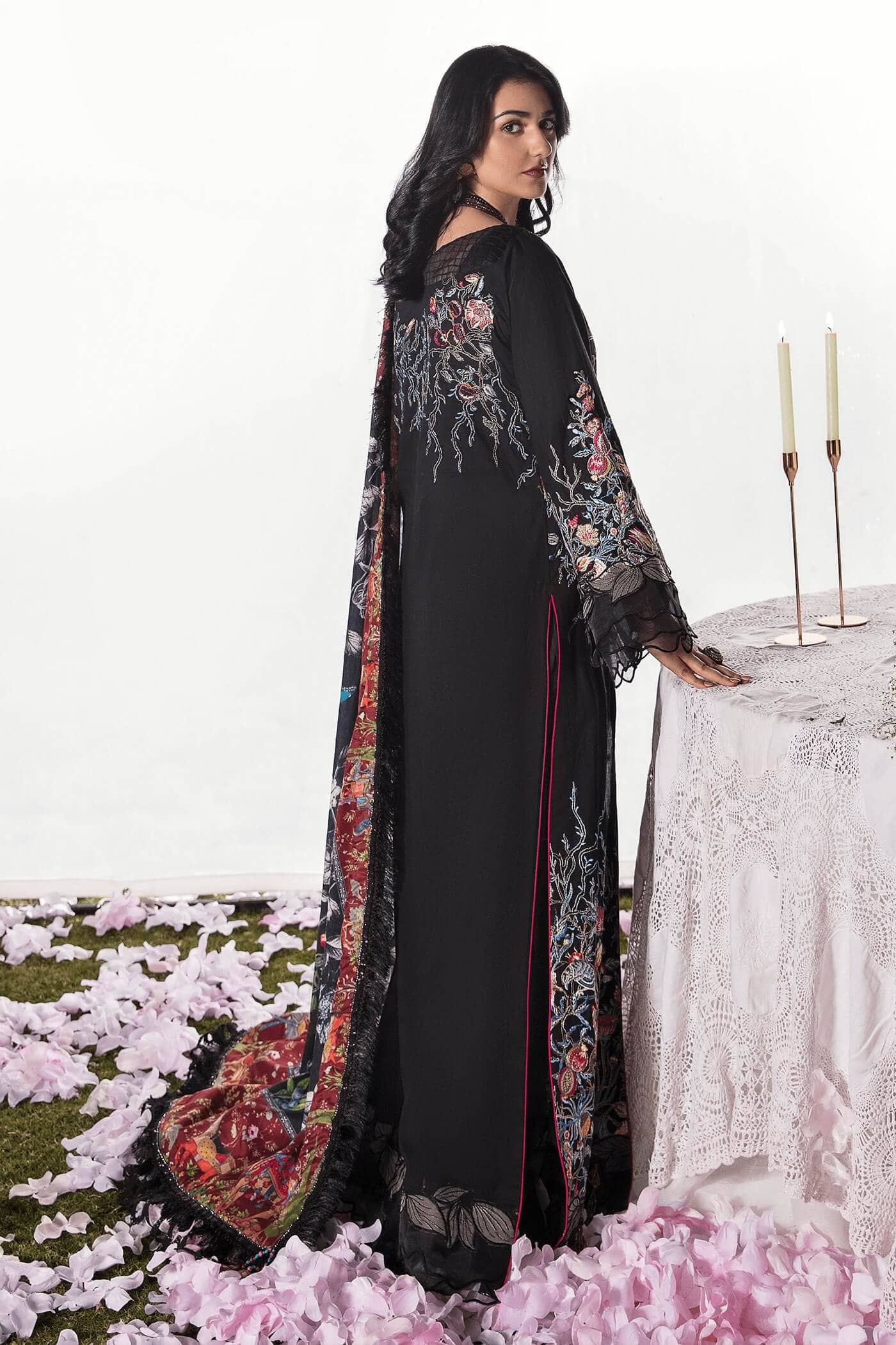img_nilofer_shahid_lawn_23_awwal_boutique