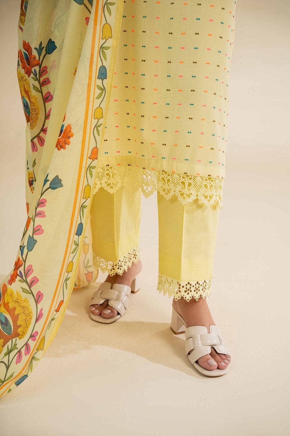 img_nishat_lawn_awwal_boutique