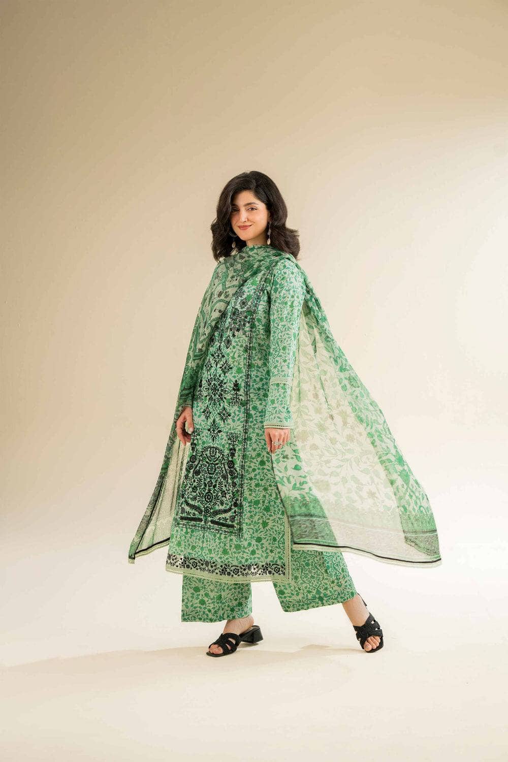 img_nishat_lawn_awwal_boutique