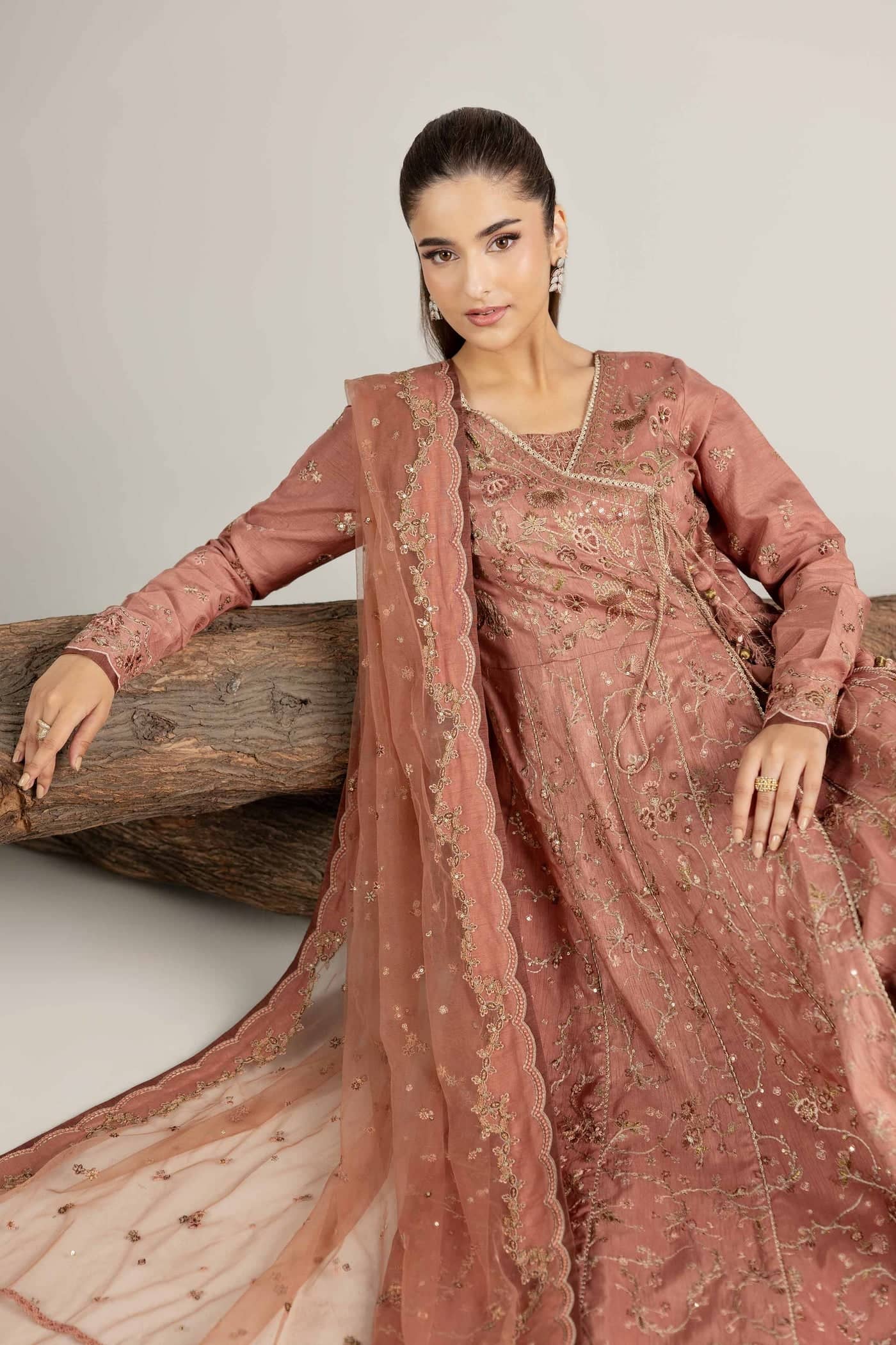 img_nishat_eid_lawn_26_awwal_boutique