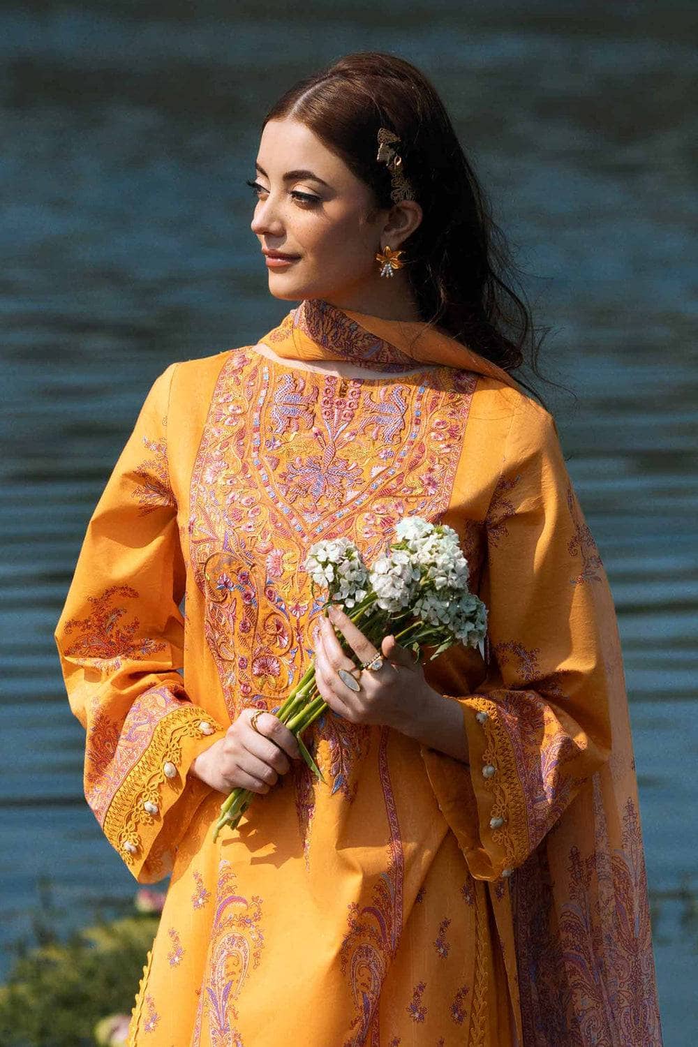 img_nishat_lawn_25_awwal_boutique