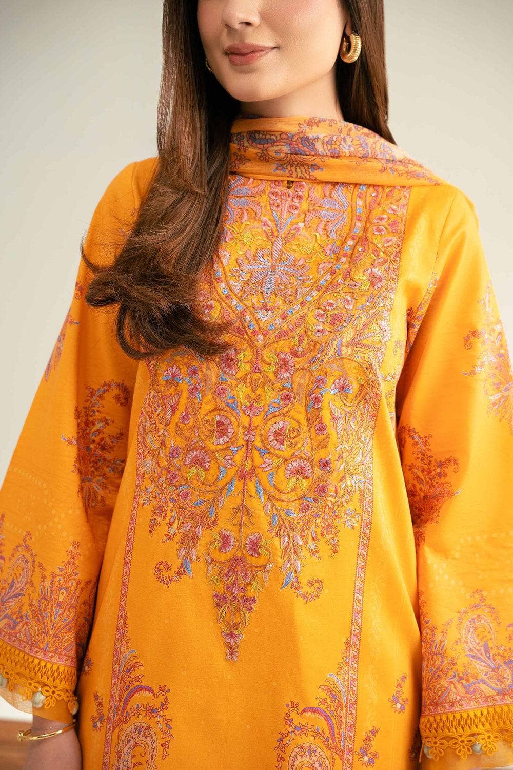 img_nishat_lawn_25_awwal_boutique