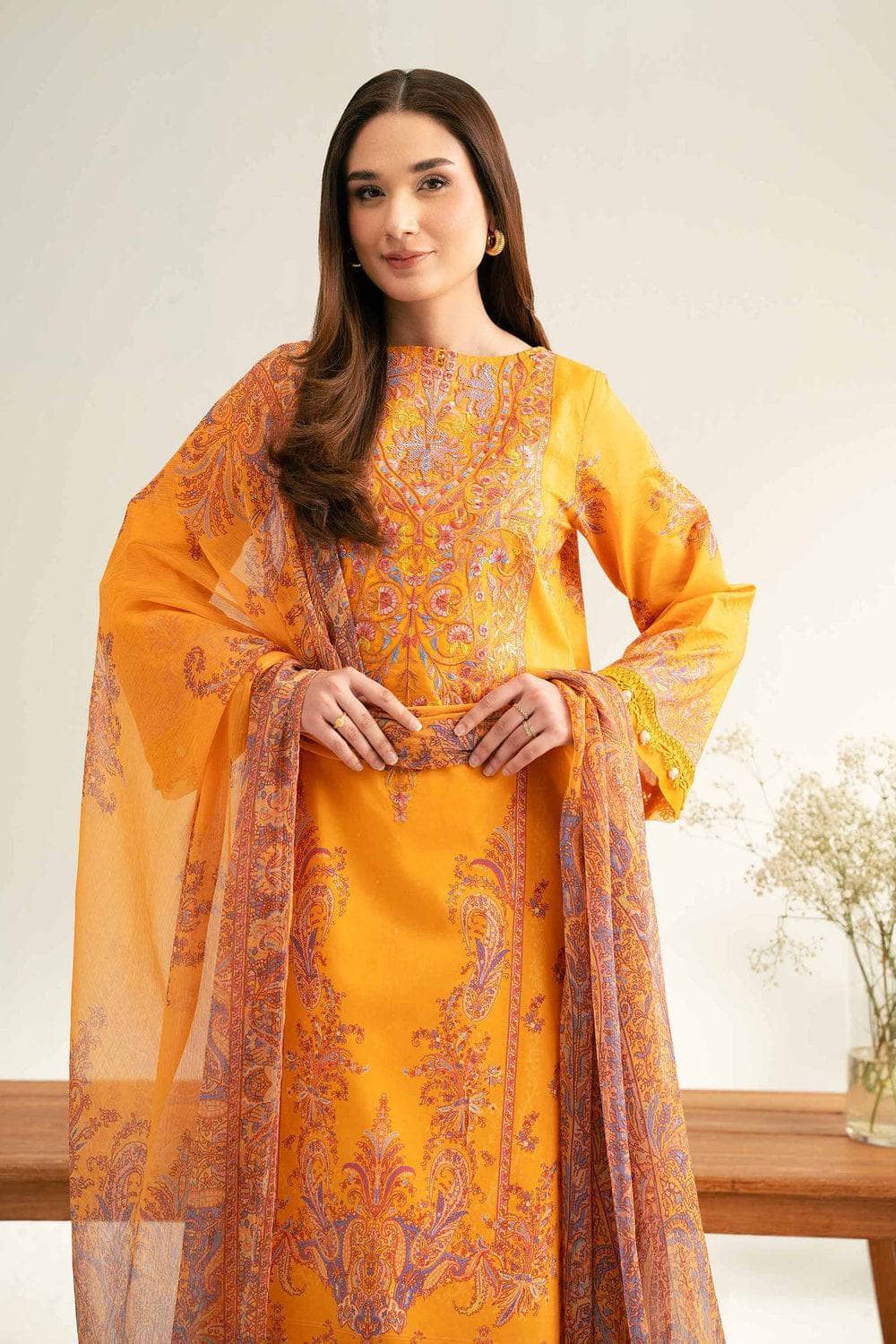 img_nishat_lawn_25_awwal_boutique
