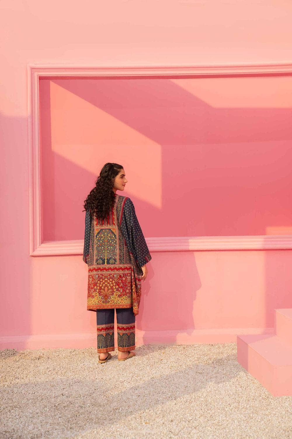 img_nishat_lawn_24_awwal_boutique