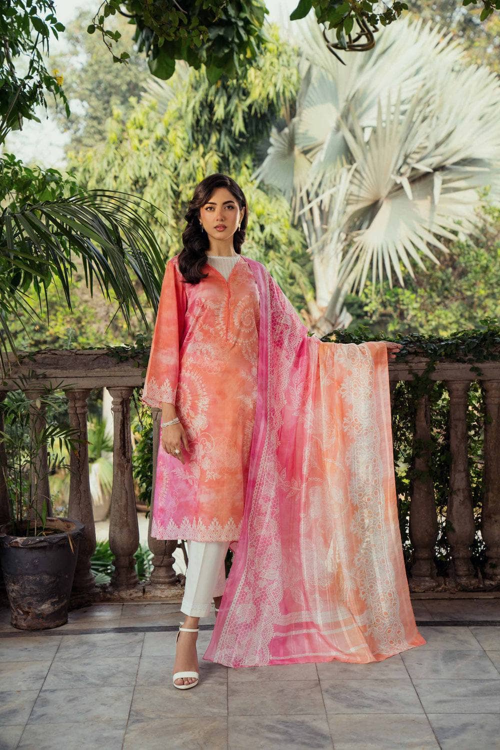 img_nishat_lawn_24_awwal_boutique