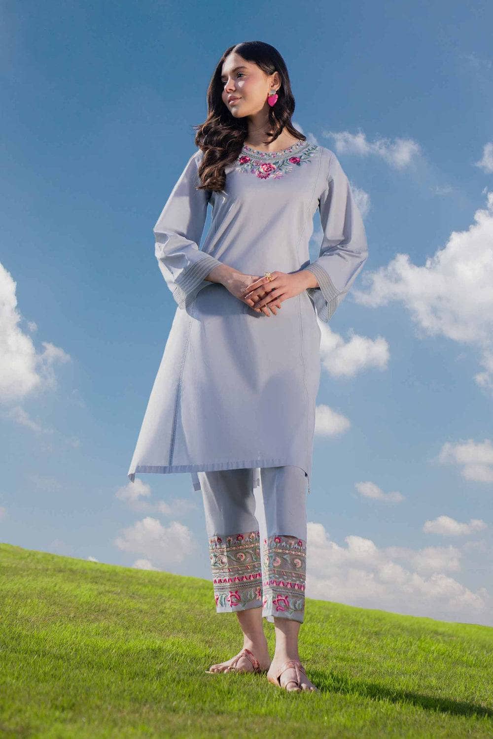 img_nishat_lawn_24_awwal_boutique