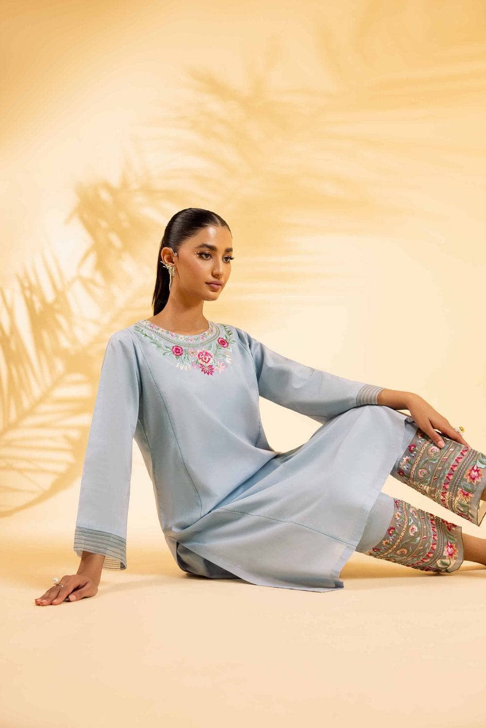 img_nishat_lawn_24_awwal_boutique