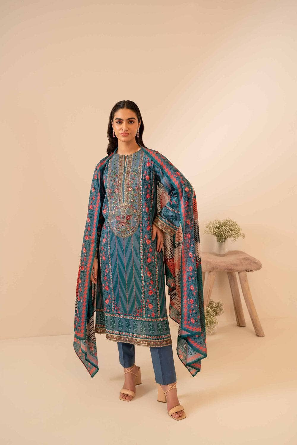 img_nishat_lawn_24_awwal_boutique
