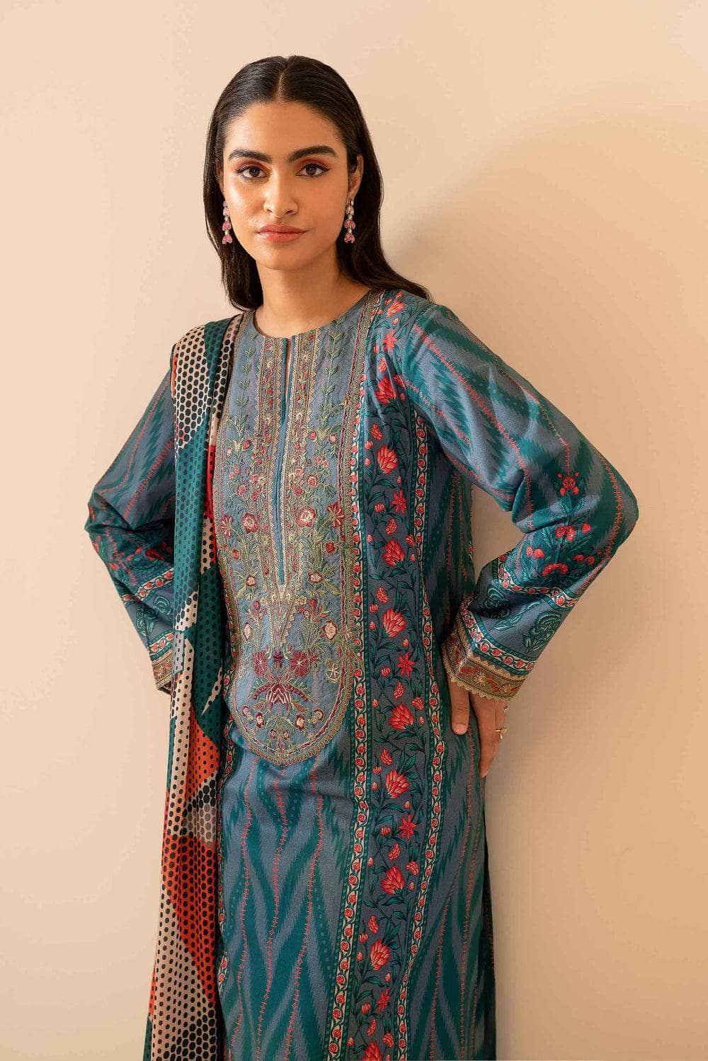 img_nishat_lawn_24_awwal_boutique