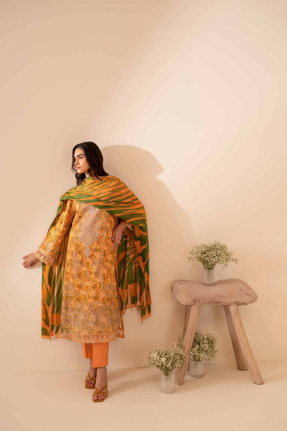 img_nishat_lawn_24_awwal_boutique