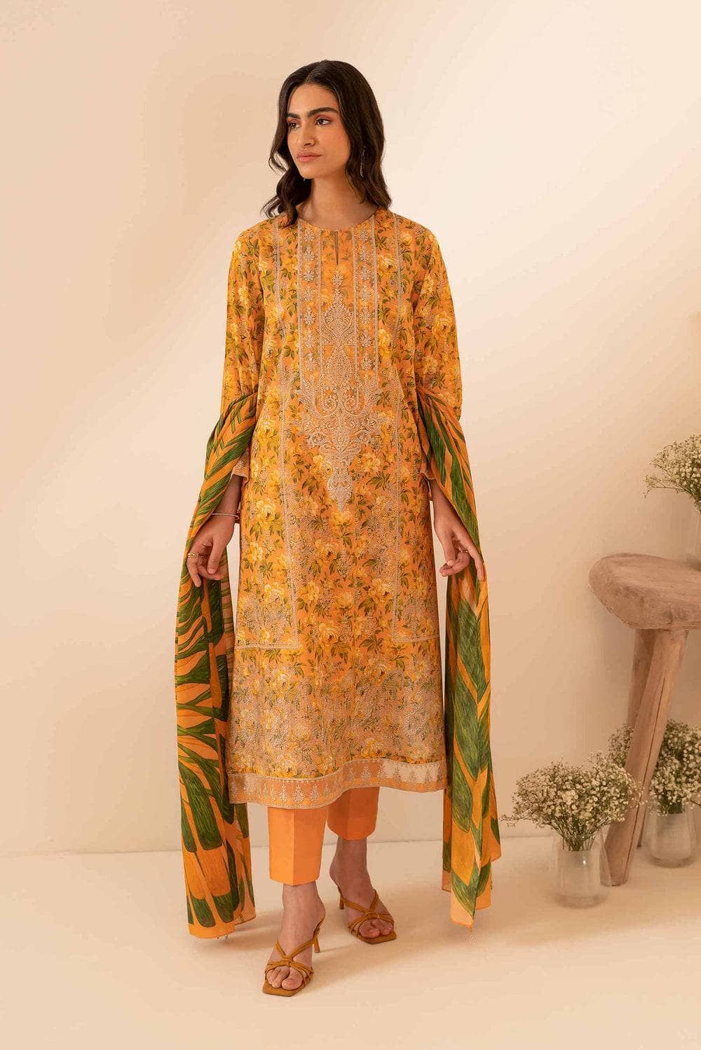 img_nishat_lawn_24_awwal_boutique
