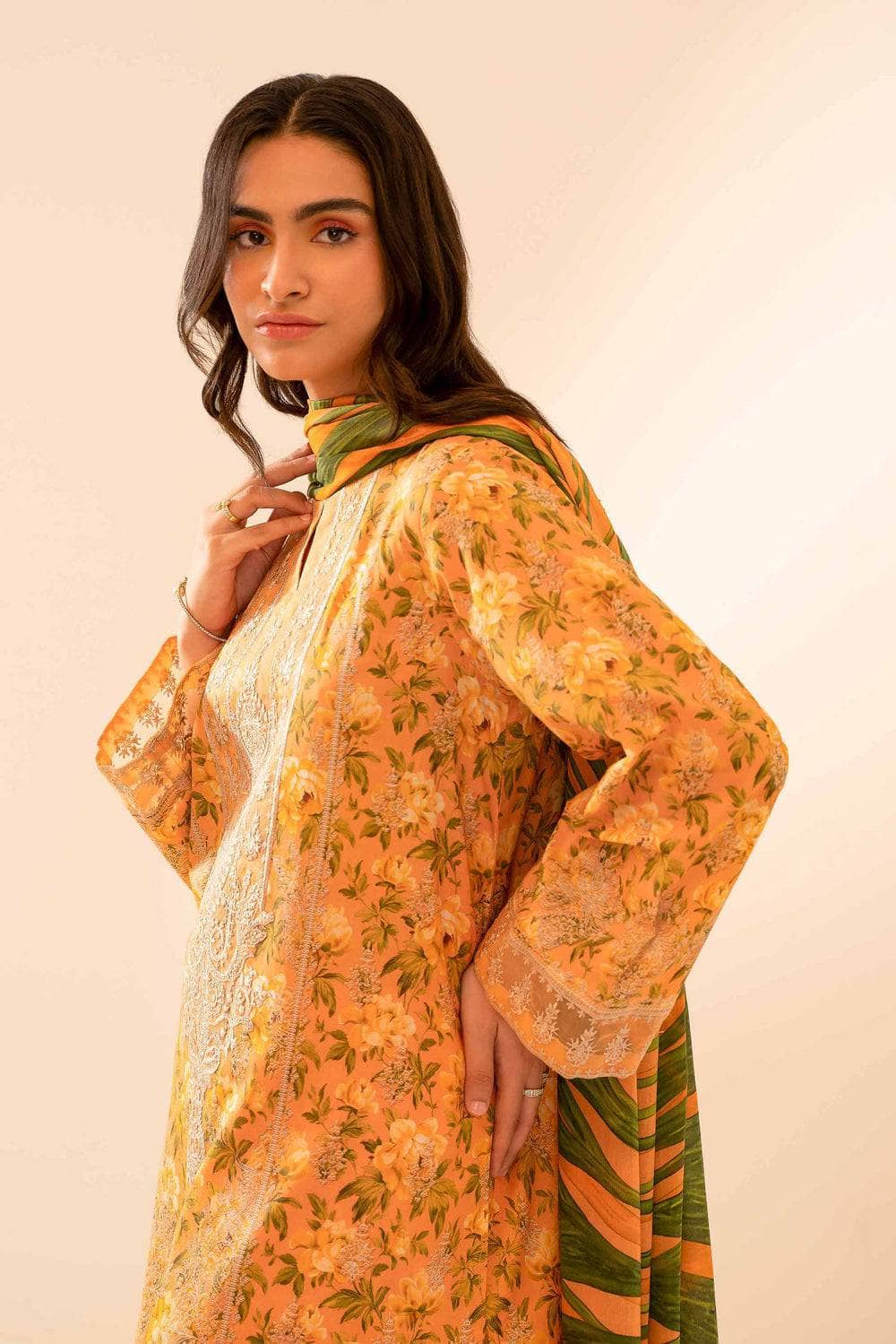 img_nishat_lawn_24_awwal_boutique