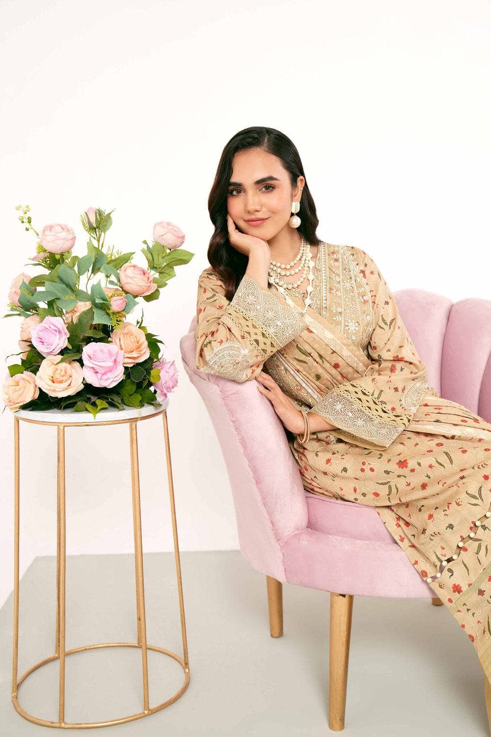 img_nishat_lawn_24_awwal_boutique
