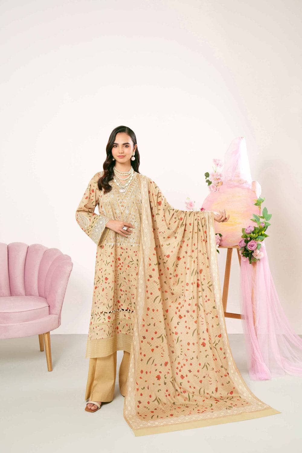 img_nishat_lawn_24_awwal_boutique