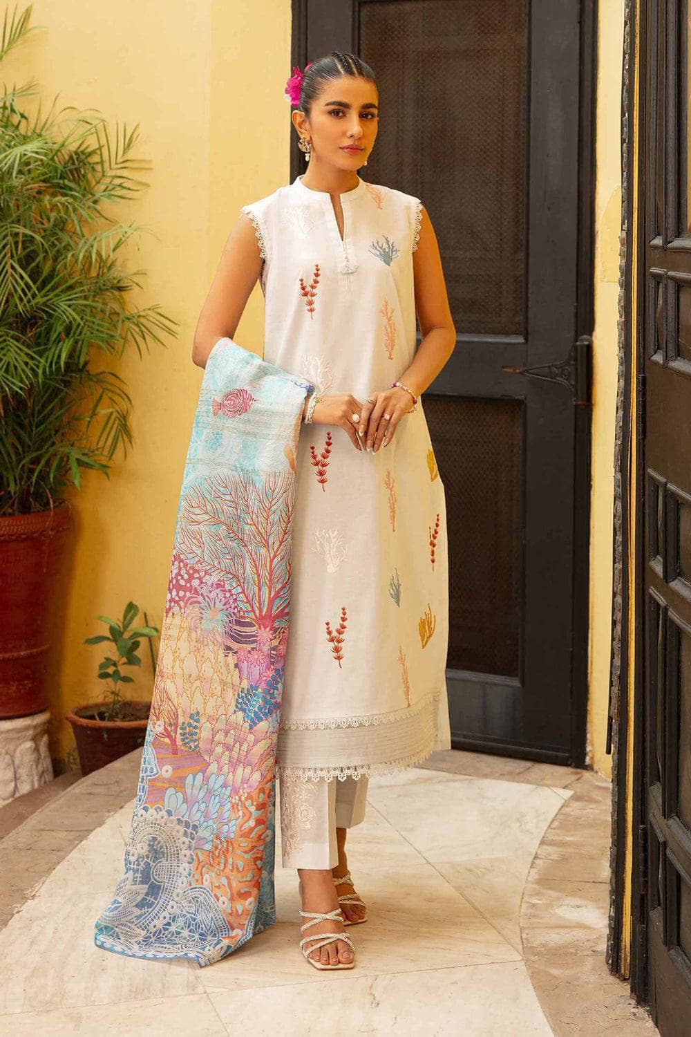 img_nishat_lawn_24_awwal_boutique
