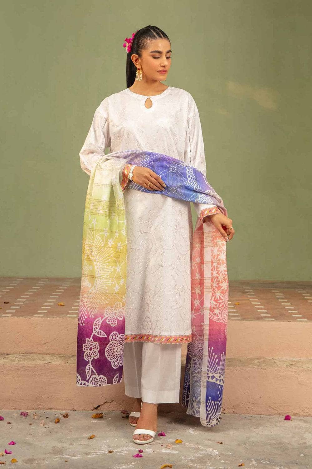 img_nishat_lawn_24_awwal_boutique