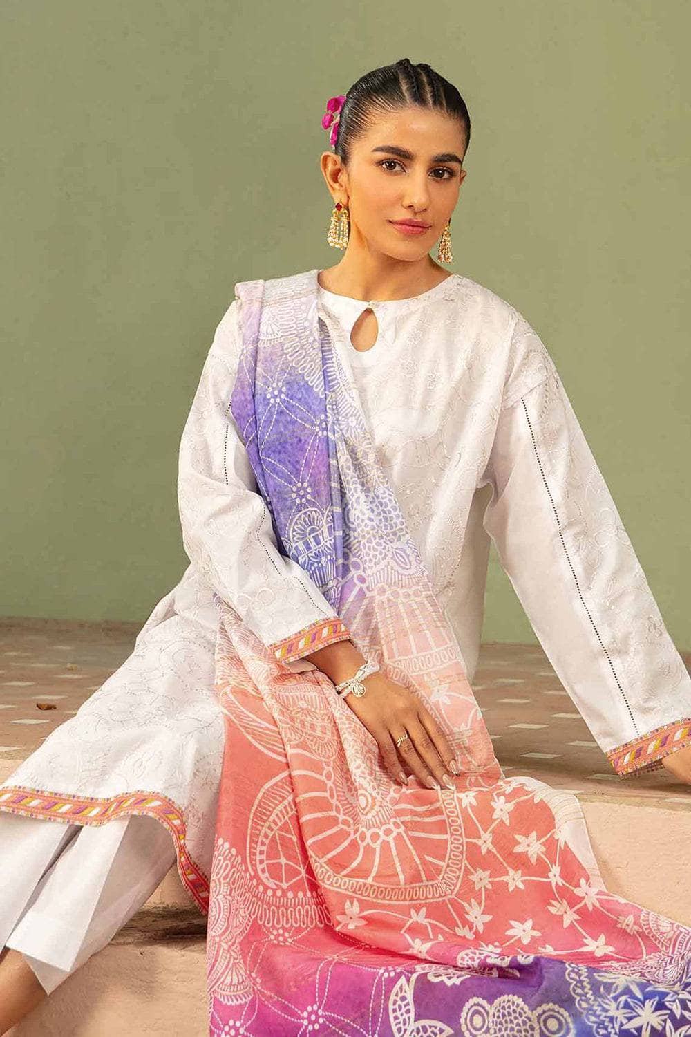 img_nishat_lawn_24_awwal_boutique