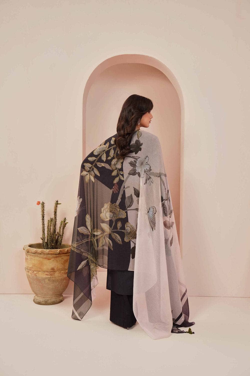img_nishat_lawn_24_awwal_boutique