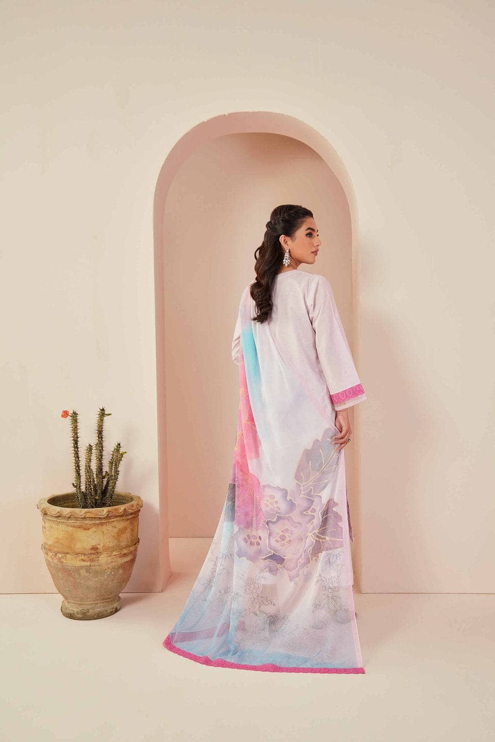 img_nishat_lawn_24_awwal_boutique