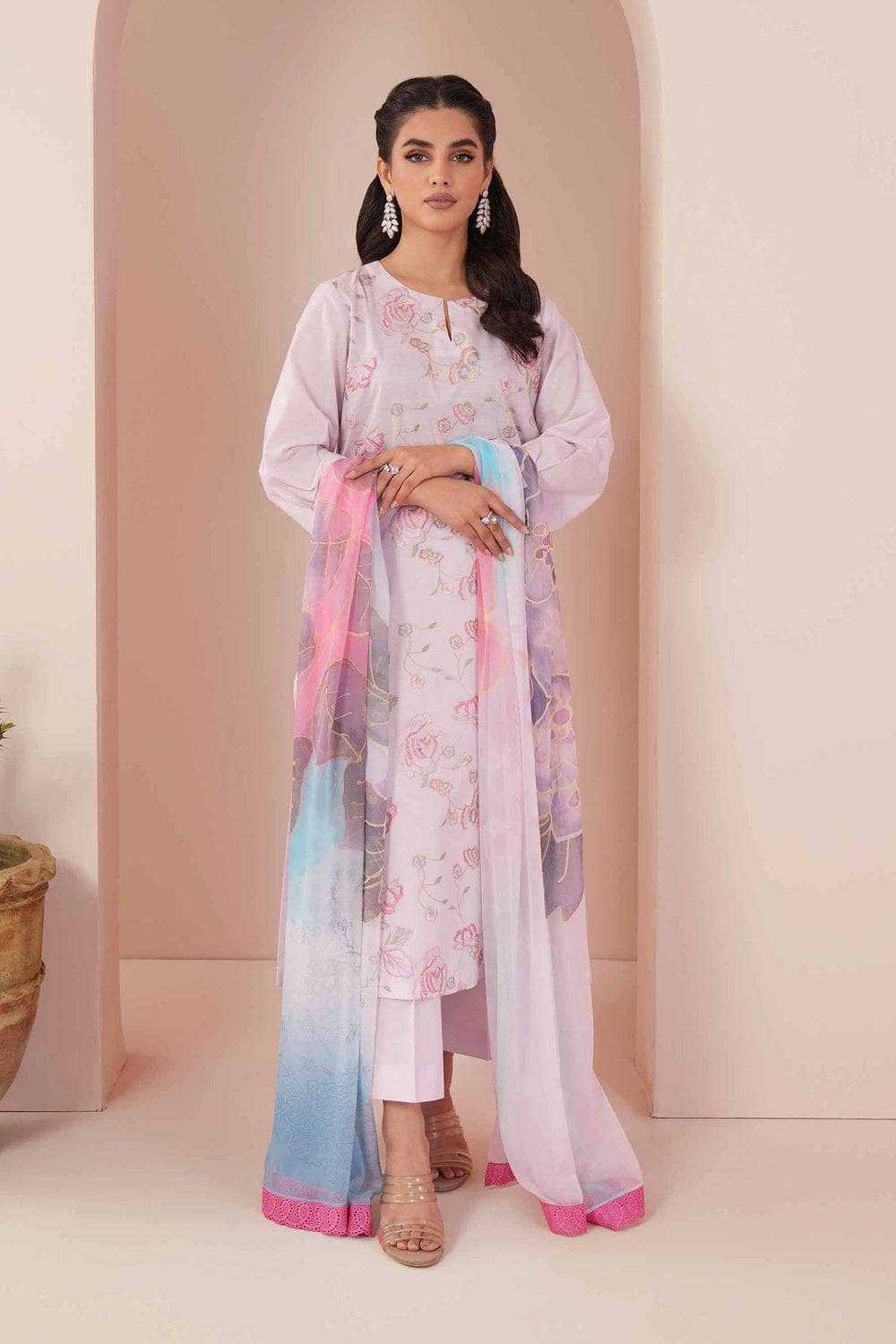 img_nishat_lawn_24_awwal_boutique