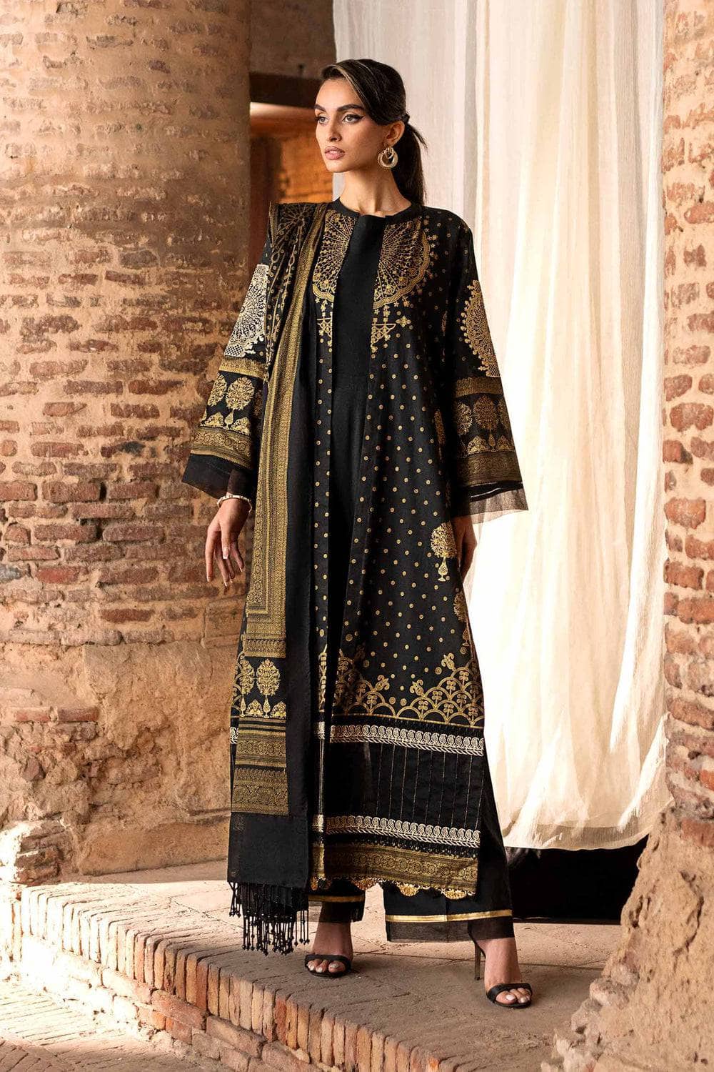 img_nishat_lawn_24_awwal_boutique
