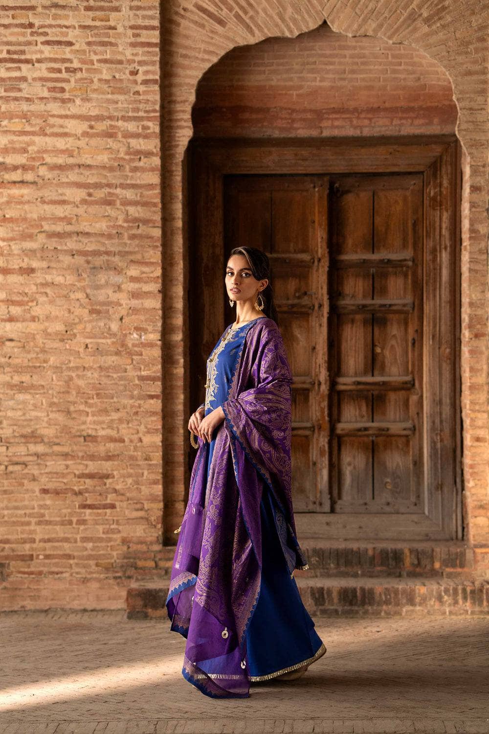 img_nishat_lawn_24_awwal_boutique